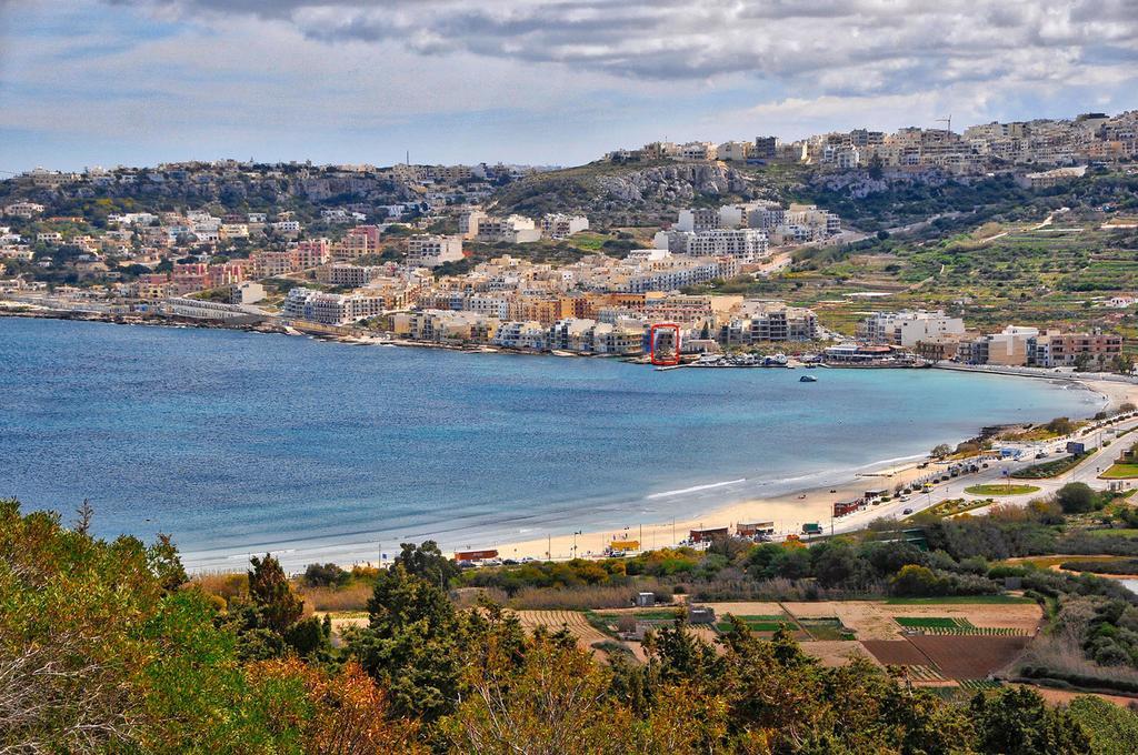 Beachfront With Seaviews Apartment No56 Award Winner Unbeatable Location For Closeness To The Sea Ideal For Guests Looking For Winter Spring And Autumn Breaks In Sunny Malta Also Ideal For Coastal Hikers Mellieha Luaran gambar